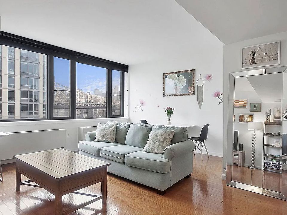 1st image of 425 Main St APT 14G