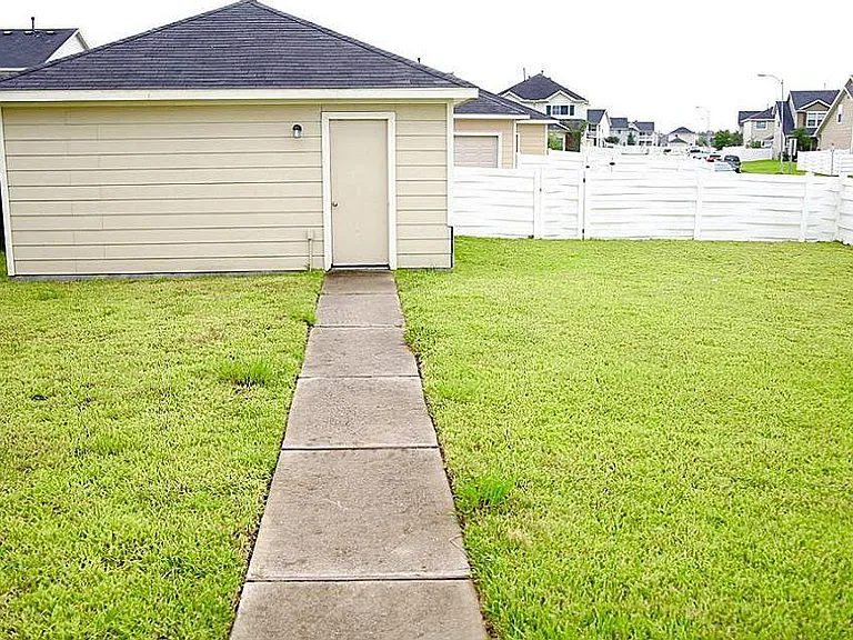 1627 Royal Chase Dr — Photo 7