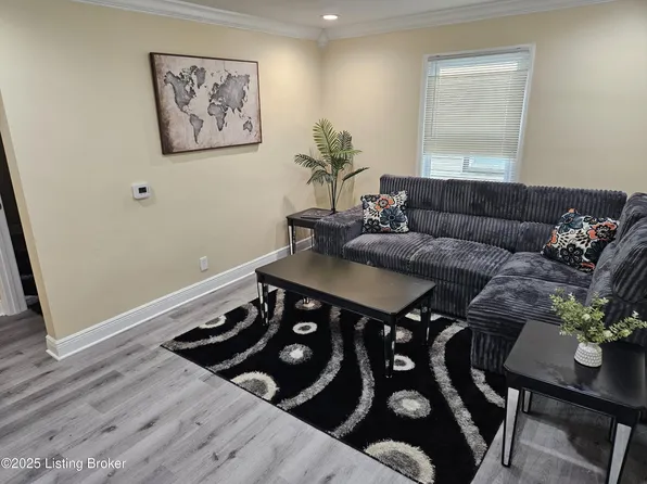 1165 Lincoln Ave, Louisville, KY 40208