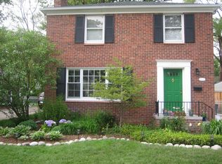 10034 Nadine Ave, Huntington Woods, MI 48070