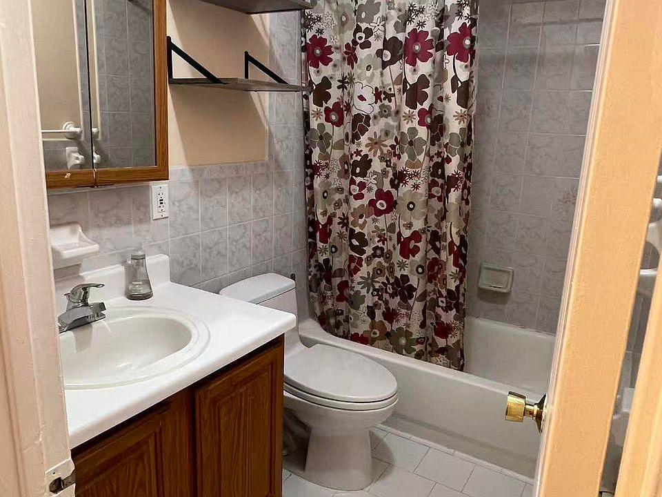 This is the first bathroom (The Big bathroom)