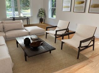 981 Summer St, Lynnfield, MA 01940