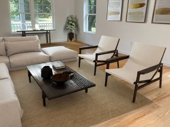 981 Summer St, Lynnfield, MA 01940
