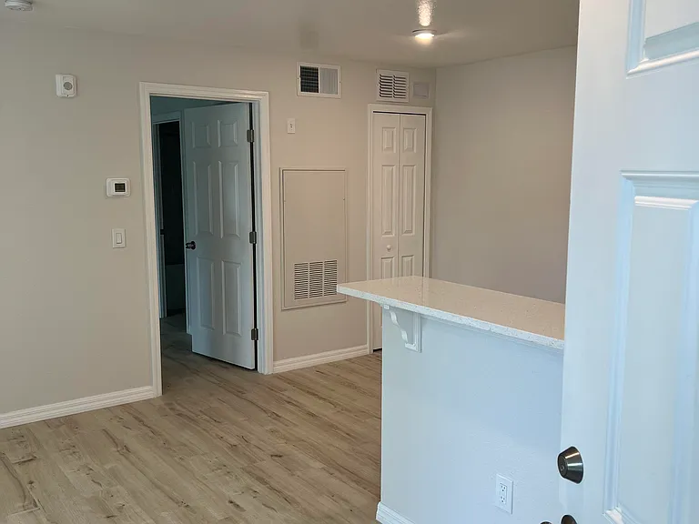 2592 Grassy Point Dr #212 — Photo 6