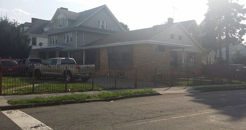 1st image of 352 Roseville Ave