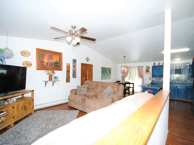 1100 Lolla Mae St — Photo 2