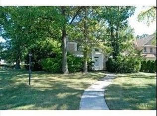 6757 N Leroy Ave, Lincolnwood, IL 60712