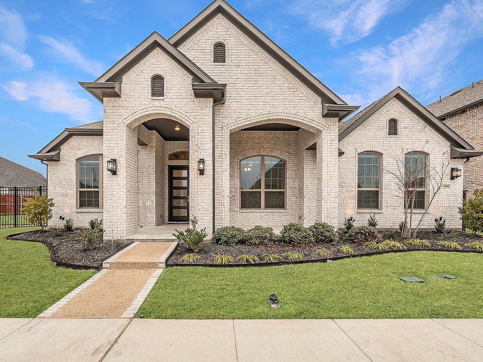 1st image of 1000 Goldenrod Dr
