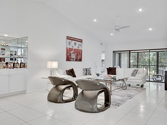 3rd image of 22760 Mandeville Pl APT D