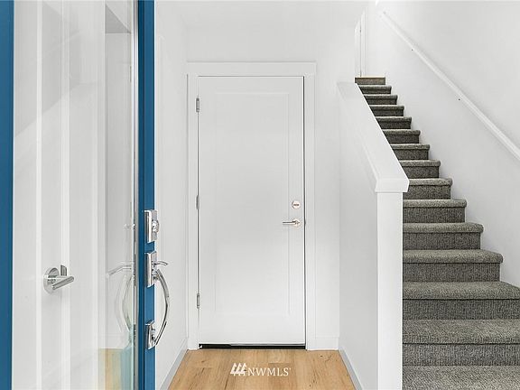4th image of 18512 Meridian Avenue N #B