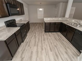 1021 Crossing Dr, Bryan, TX 77803