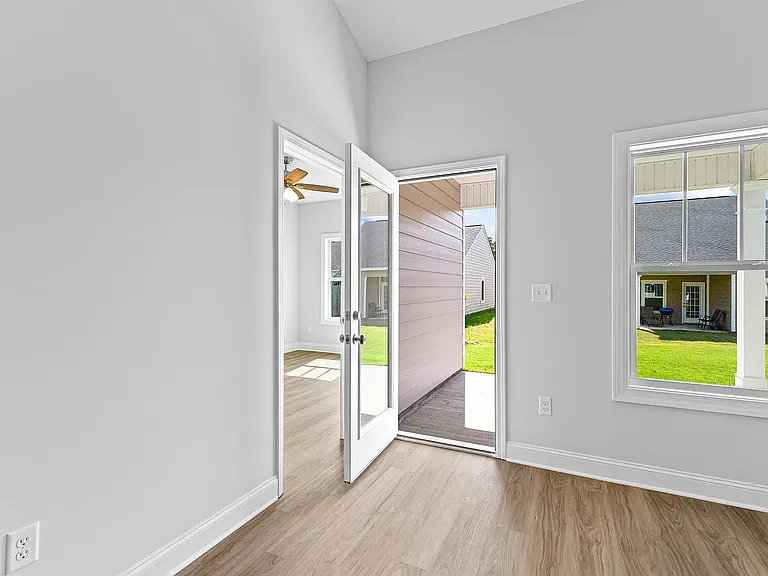 234 Lenox Cir — Photo 20