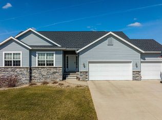 792 Archer Dr, Marion, IA 52302