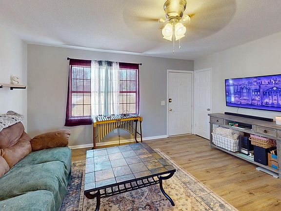 4th image of 3002 Nottingham Way