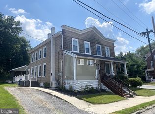 302 S Church St, Spring City, PA 19475