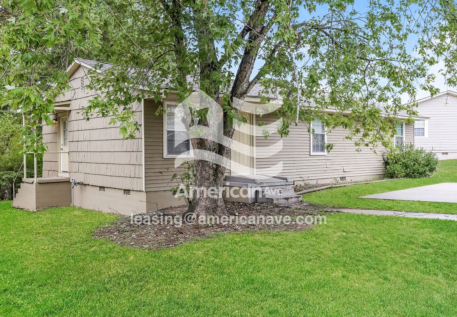 3 bed, 2.0 bath, 1265 sqft, $1,045 — Photo 2