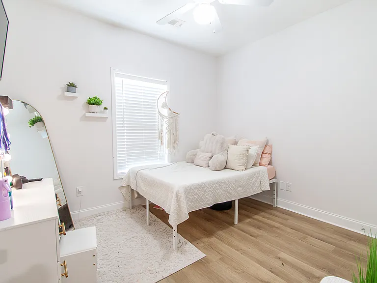 724 Ellis St — Photo 8