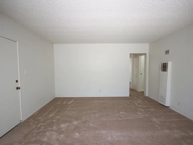 201 E Commonwealth Ave #D — Photo 10