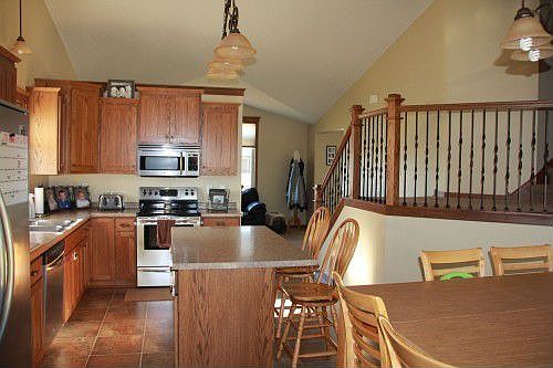 3rd image of 4978 Kama Ln NE