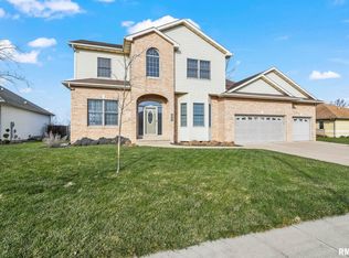 2221 Harbor Lndg, Springfield, IL 62707