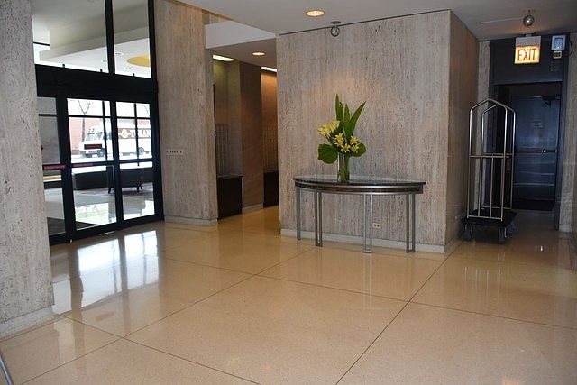 2nd image of 1636 N Wells St APT 1214