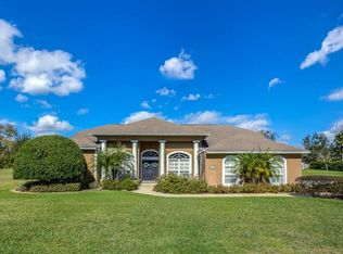 905 Lake Sapphire Ln, Lutz, FL 33548