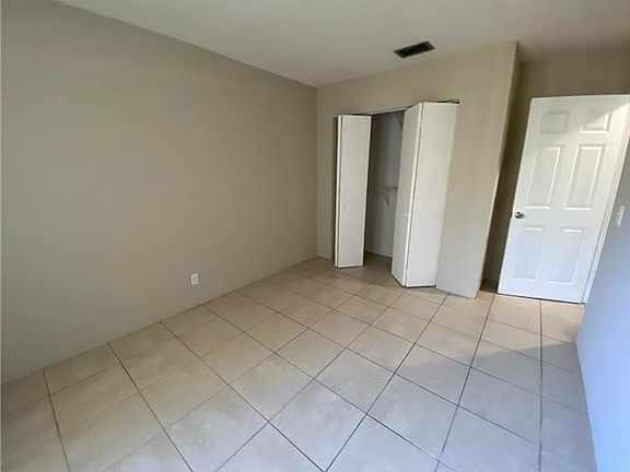 5th image of 4811 Orleans Ct APT A