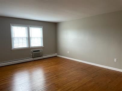 3rd image of 920 McGuire Rd #11059482