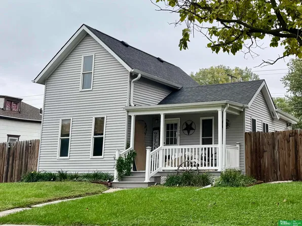 320 N Iowa Ave, York, NE 68467