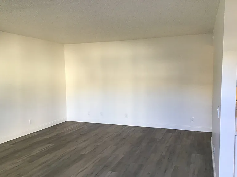 5036 West St #5-L-8 — Photo 11