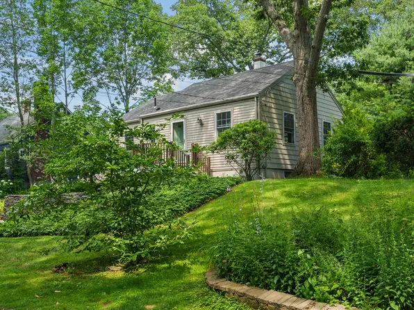 4 Hermit Thrush Road, Cape Elizabeth, ME 04107