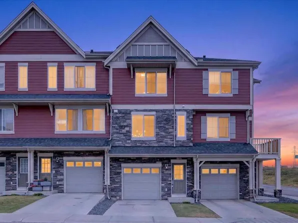 77 E Kinlea Way NW, Calgary, AB T3R 0S2