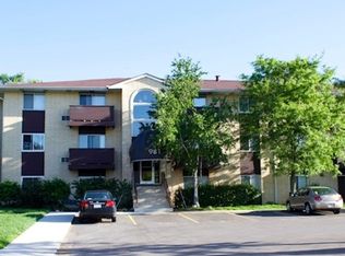 981 Charlela Ln, Elk grove village, IL 60007
