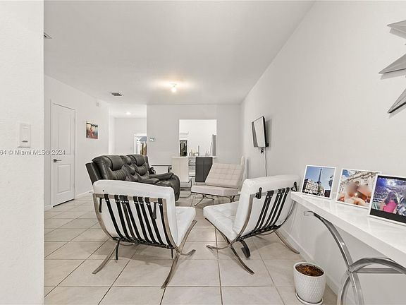 3rd image of 485 NE 5th Ter