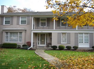 750 Hupp Cross Rd, Bloomfield Hills, MI 48301