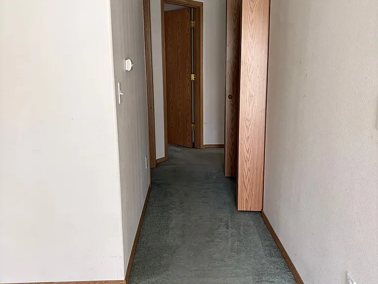 183 E Roosevelt St — Photo 18