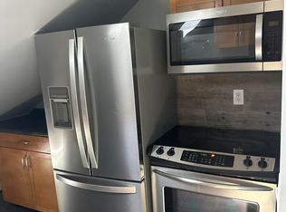 84 N Bend St FLOOR 3, Pawtucket, RI 02860