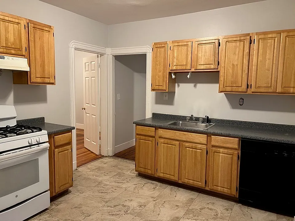 3 Carson St #1
