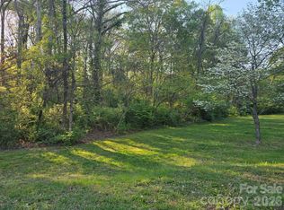 8th Avenue Dr NW, Hickory, NC 28601