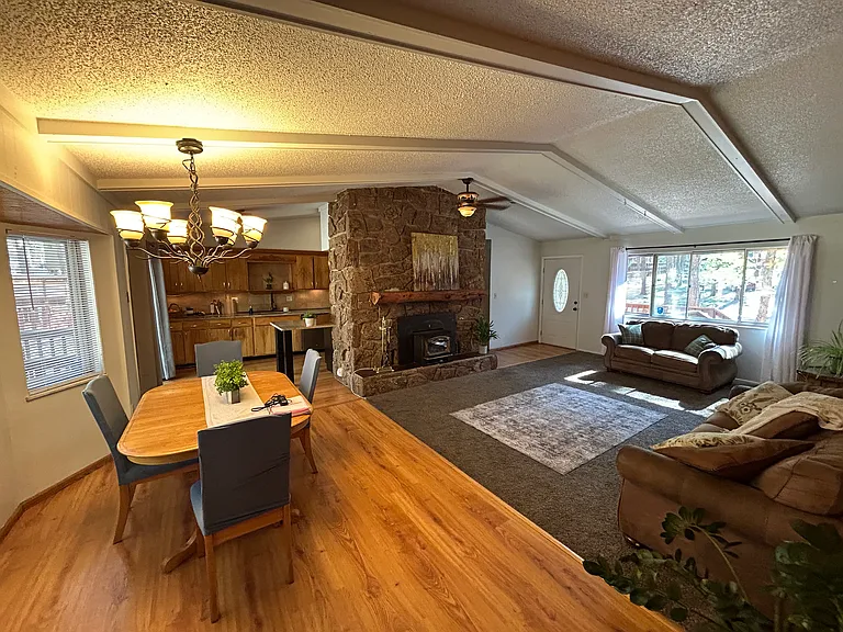 723 N Center St — Photo 3