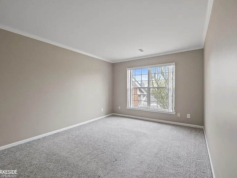 56429 SW Scotland Blvd — Photo 14