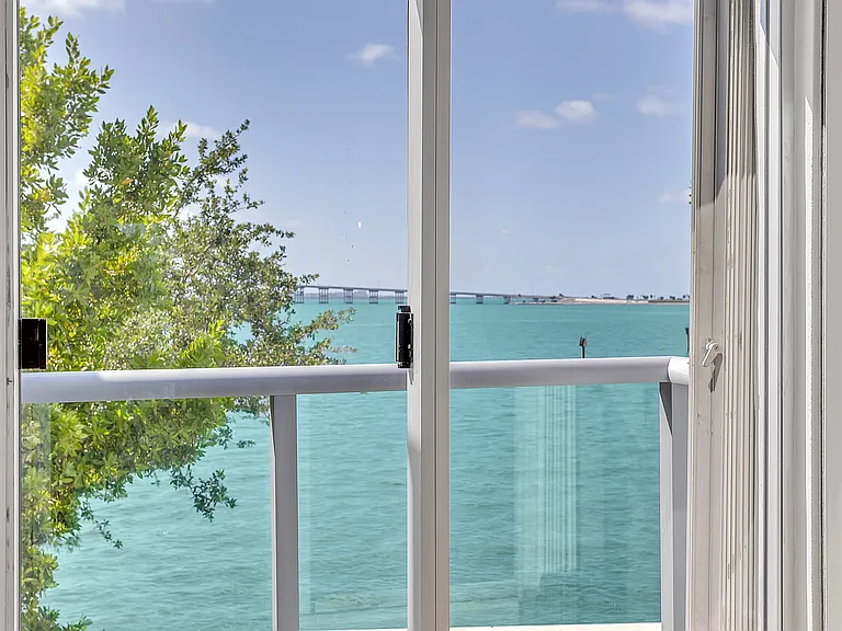 1541 Brickell Ave #105 — Photo 51