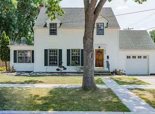 311 W 3rd St, Chaska, MN 55318