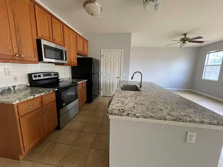 11603 Marshall St — Photo 12