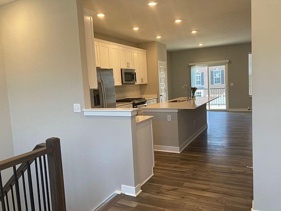 4th image of 6876 Equality Blvd