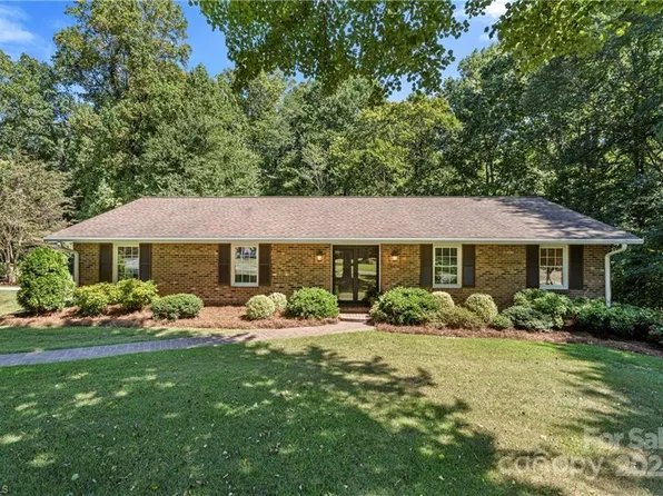 4967 Rex Rd, Winston Salem, NC 27107