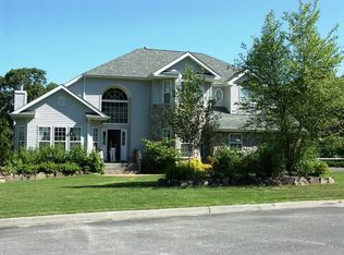 15 Heidi Ln, Mount Sinai, NY 11766