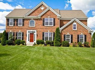 43852 Paramount Pl, Chantilly, VA 20152