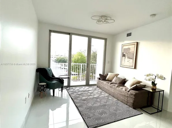 2651 NE 212th Ter #202, Miami, FL 33180