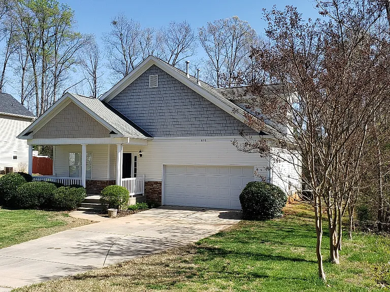 626 Neal Dr — Photo 5